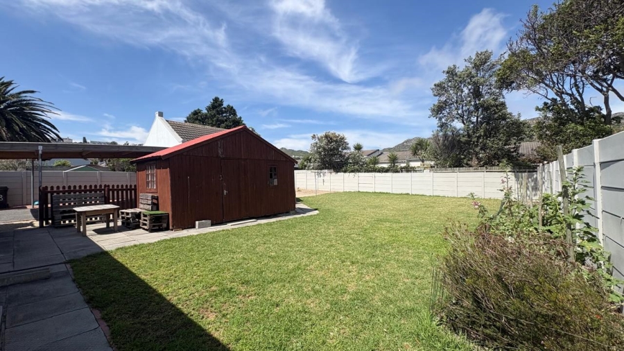 To Let 3 Bedroom Property for Rent in Capri Western Cape
